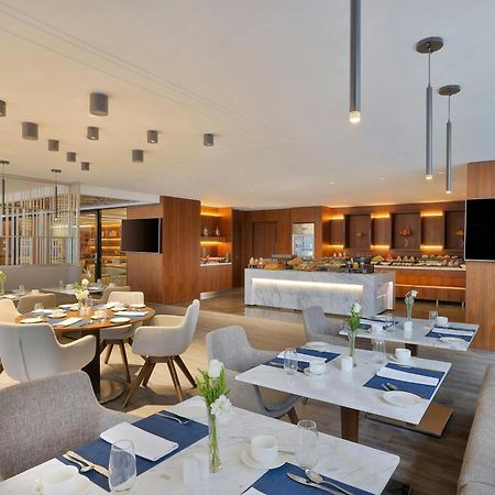 Jeddah Marriott Hotel Madinah Road 외부 사진 The lounge at the airport