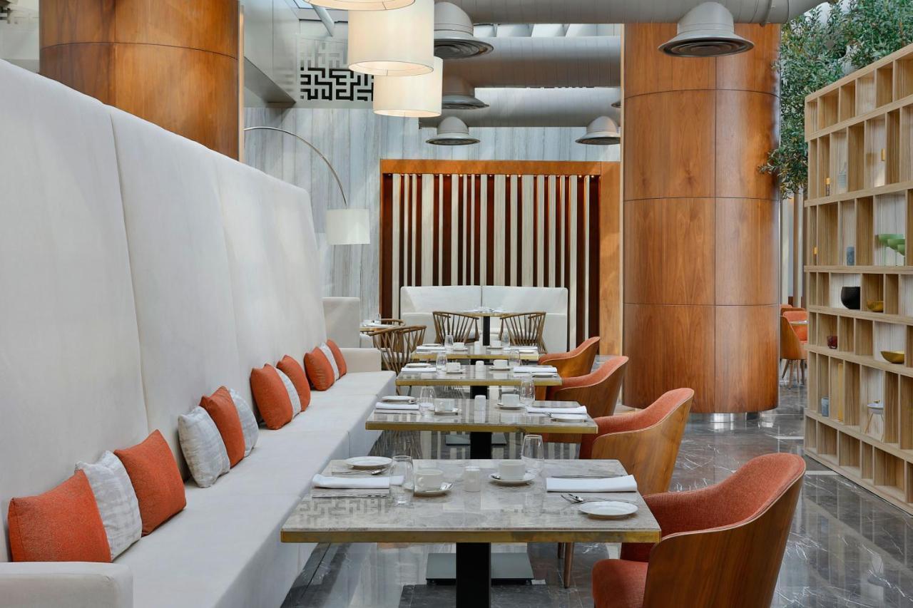 Jeddah Marriott Hotel Madinah Road 외부 사진 Restaurant interior