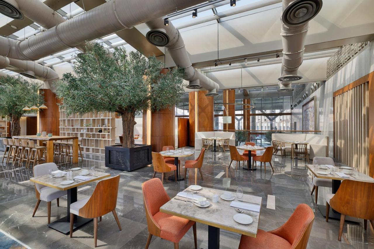 Jeddah Marriott Hotel Madinah Road 외부 사진 The interior of the restaurant