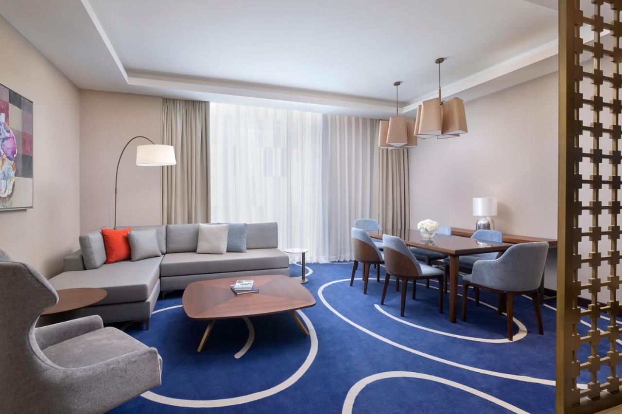 Jeddah Marriott Hotel Madinah Road 외부 사진 A suite at the hotel