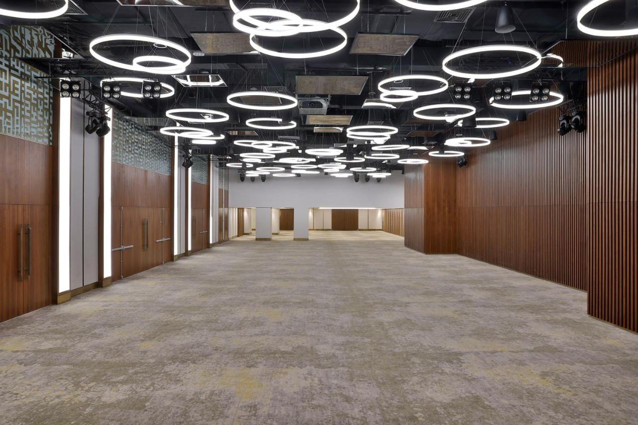 Jeddah Marriott Hotel Madinah Road 외부 사진 The interior of the National Cultural Centre