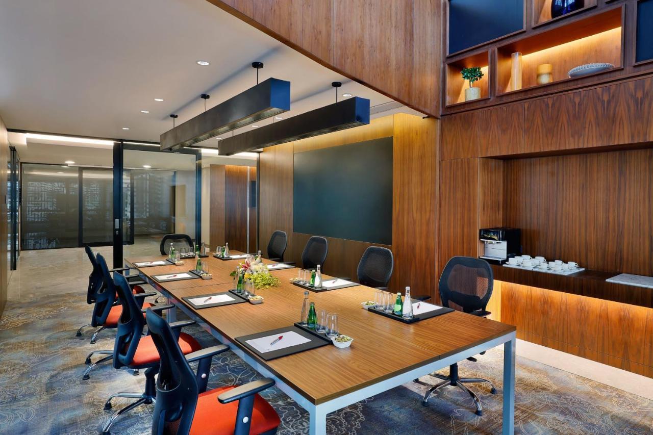 Jeddah Marriott Hotel Madinah Road 외부 사진 Meeting room at the W Sukhumvit