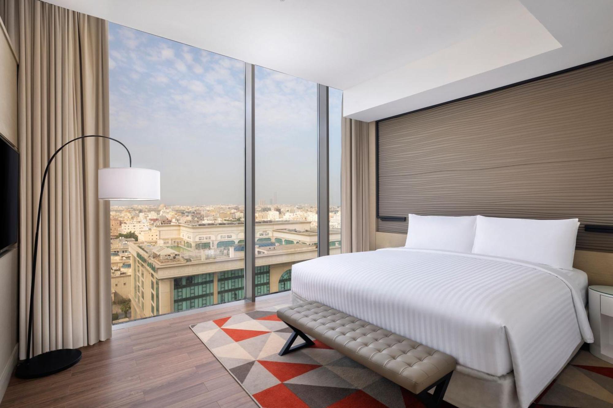Jeddah Marriott Hotel Madinah Road 외부 사진 A bedroom at the hotel